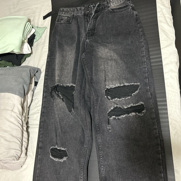 Pretty little thing distressed jeans - Picture 1 of 1